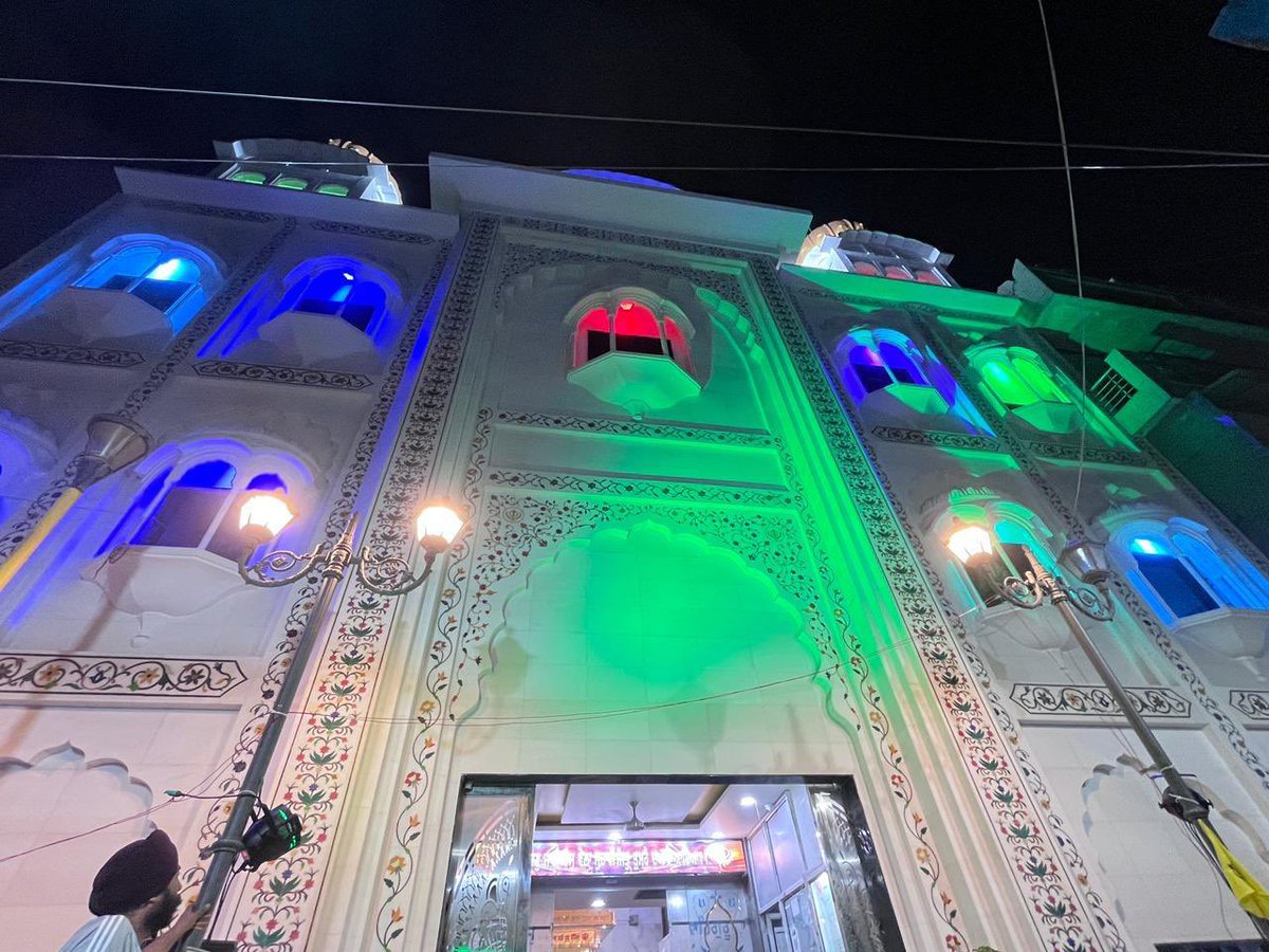 JarnailSinghAAP's tweet photo. ਪੌੜੀਆਂ ਵਾਲਾ ਗੁਰਦੁਆਰਾ, ਗਣੇਸ਼ ਨਗਰ ਦੀ ਨਵੀਂ ਇਮਾਰਤ ਦੀ ਉਸਾਰੀ ਤੋਂ ਬਾਅਦ ਗੁਰਦੁਆਰਾ ਕਮੇਟੀ ਵੱਲੋਂ ਆਯੋਜਿਤ ਸ਼ੁਕਰਾਨਾ ਸਮਾਗਮ ਵਿੱਚ ਹਾਜ਼ਰੀ ਭਰਨ ਦਾ ਸੁਭਾਗ ਪ੍ਰਾਪਤ ਹੋਇਆ।
ਇਸ ਮੌਕੇ ਗੁਰਦੁਆਰਾ ਕਮੇਟੀ ਦੇ ਸਮੂਹ ਪ੍ਰਬੰਧਕਾਂ ਅਤੇ ਸੇਵਾਦਾਰਾਂ ਨੂੰ ਦਿਲੋਂ ਵਧਾਈਆਂ ਦਿੱਤੀਆਂ ਅਤੇ ਅਕਾਲ ਪੁਰਖ ਅੱਗੇ ਸਰਬੱਤ ਦੇ ਭਲੇ, ਚੜ੍ਹਦੀ ਕਲਾ ਅਤੇ ਖੁਸ਼ਹਾਲੀ ਦੀ ਅਰਦਾਸ ਕੀਤੀ..🙏🏻

#ਗੁਰਦੁਆਰਾ_ਸਾਹਿਬ
#ਪੌੜੀਆਂਵਾਲਾ_ਗੁਰਦੁਆਰਾ
#ਗਣੇਸ਼ਨਗਰ
#ਸ਼ੁਕਰਾਨਾ_ਸਮਾਗਮ
#ਸੇਵਾ

@arvindkejriwal @aamaadmiparty