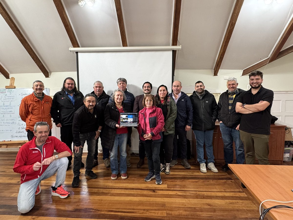 conaf_losrios's tweet photo. 📍#VALDIVIA| La Estrategia Nacional de Cambio Climático y Recursos Vegetacionales, a través del proyecto +Bosques, apoyó la realización de capacitación para la formacion de una Asociación Gremial por parte de usuarios del programa de Dendroenergía 🪵 que tiene como objetivo fortalecer el mercado de los biocombustibles solidos en la region de Los Ríos de manera colectiva🌱