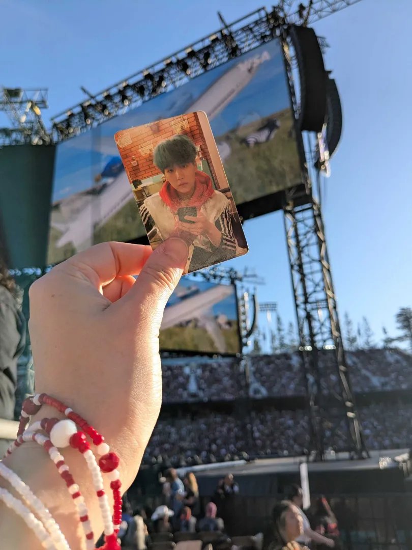 BTS_TransKive's tweet photo. they don't know we're from @BTS_Trans pt. 3 👀

#BTS_WORLDTOUR_ARIRANG
#BTS_WORLDTOUR_ARIRANG_NA
#BTS_WORLDTOUR_ARIRANG_STANFORD https://t.co/2qe219xZ8y