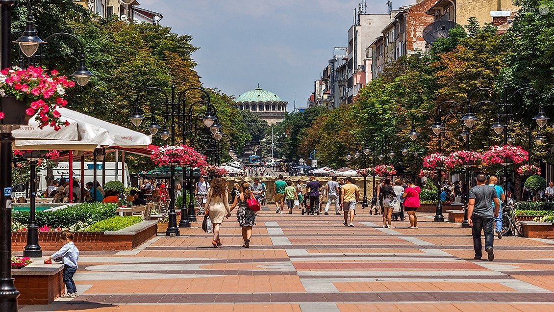 Bulgaria's tweet photo. 🇧🇬 When Bangaranga plays, we instantly picture Bulgaria’s most beautiful places…

Dancing through lavender fields 🌸  
Dipping our feet in the Black Sea 🏖️  
Strolling Sofia’s vibrant streets 🏛️  
Finding peace in the mountains 🏔️  

Where will the rhythm take you this summer? 🌊✨

#Bangaranga #Dara #VisitBulgaria