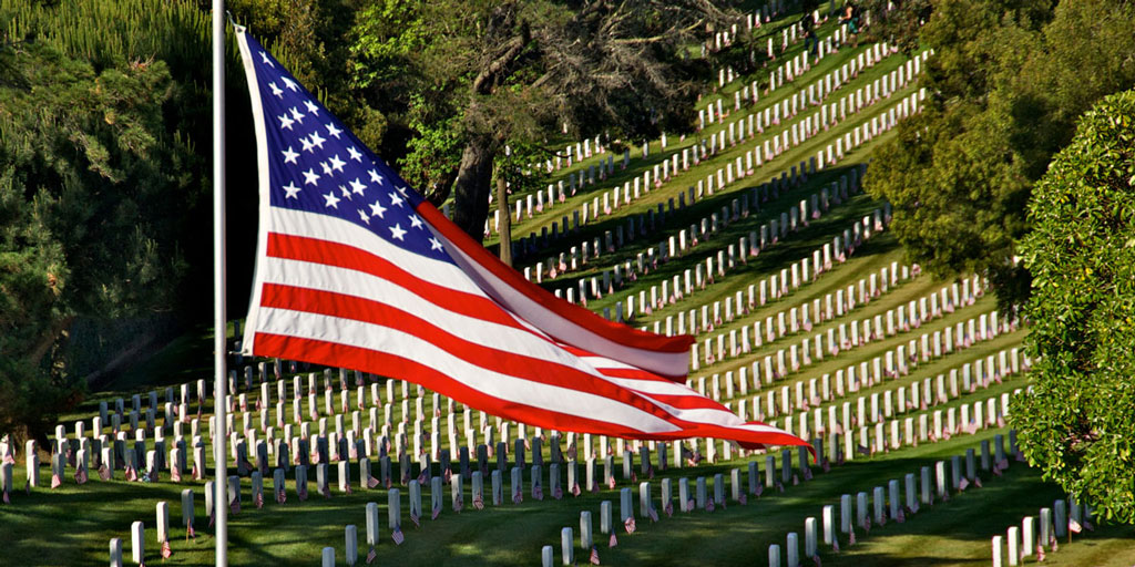 uncgradschool's tweet photo. Today we honor the men and women who died while serving in the U.S. military. https://t.co/YA5m4vzfZV https://t.co/2jnBcTaLSg