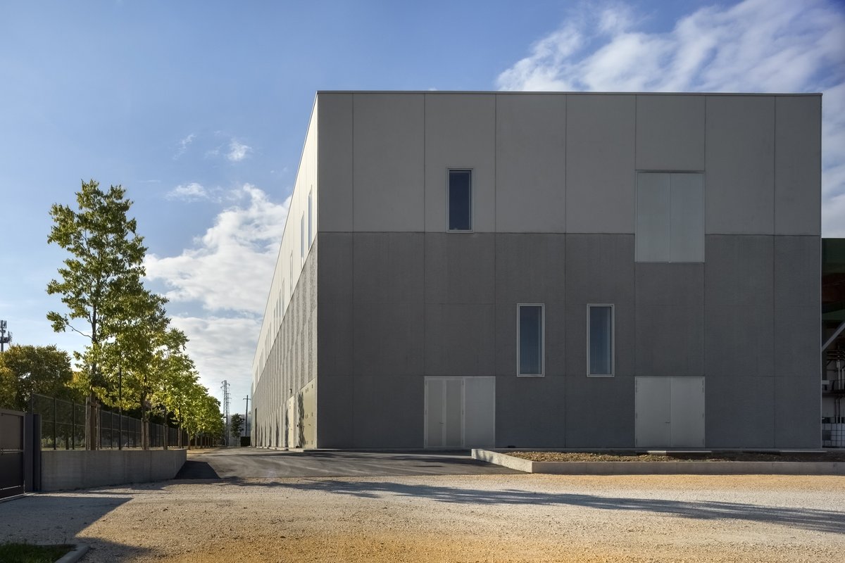 REISARCH's tweet photo. CEVIV 2.0 / Winery Extension in Susegana, Italy #reisarchitettura #cevivwinery #wineryarchitecture #architectureofwine #architetturadelvino #industrialarchitecture #architetturaindustriale #architecturelovers #architetturacontemporanea #italianarchitecture #madeinitaly #prosecco https://t.co/D8aRHfEnv6