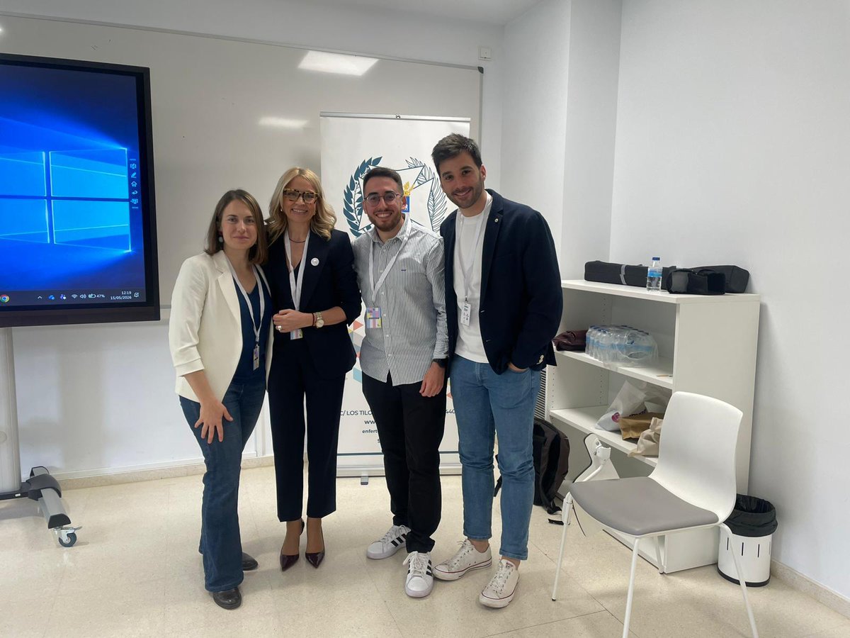 SEHERidas's tweet photo. 🩺✨ La @SEHERidas ha tenido el privilegio de colaborar en las IX Jornadas de Ciencia Enfermera del Colegio de Enfermería de Teruel, celebradas el pasado 15 de mayo🔙👩‍⚕️ Nuestra compañera Silvia Blasco, miembro de la Junta Directiva de SEHER, participó en la inauguración de la jornada y moderó la primera mesa a cargo de Ignacio Manuel Giménez Alba (Dirección General de Salud Pública y Equidad en Salud. Ministerio de Sanidad), acercando la mirada de la enfermería hacia la investigación y las políticas de salud. @Col_Enf_Teruel