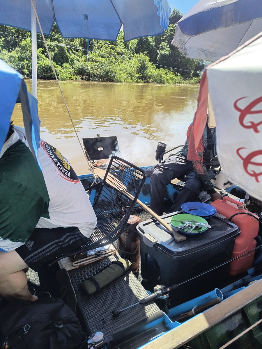 NetoMinari's tweet photo. Segunda mais ou menos. 🍻🍻🎣🎣 https://t.co/TU7qn6PtLV
