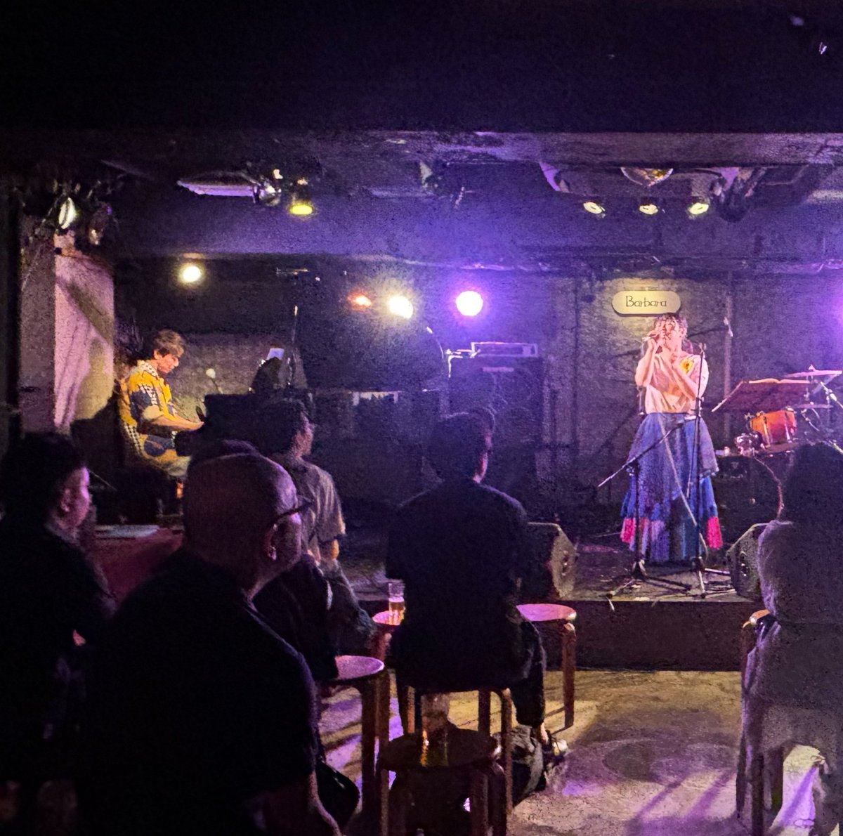 MASASHI03458's tweet photo. 17(日)の代々木音楽療法にお越しくださった皆様、ありがとうございました！！
JUNKSの皆さん、日本酒、ありがとうございます！😆

次回、6/14(日)は、のんちゃんのソロになります。応援よろしくお願いします♪ https://t.co/okcLHz7t0l