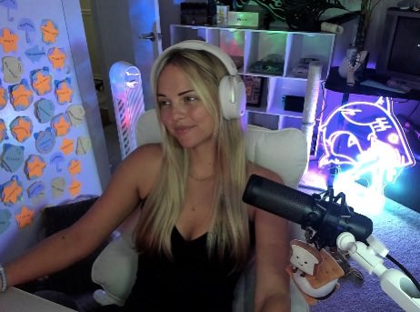 SNJES_'s tweet photo. LIVE WITH A STREAM I MIGHT REGRET. https://t.co/6PNGOIwm11