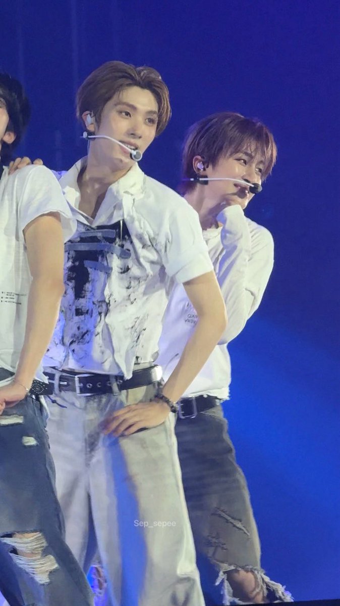 운 tweet media