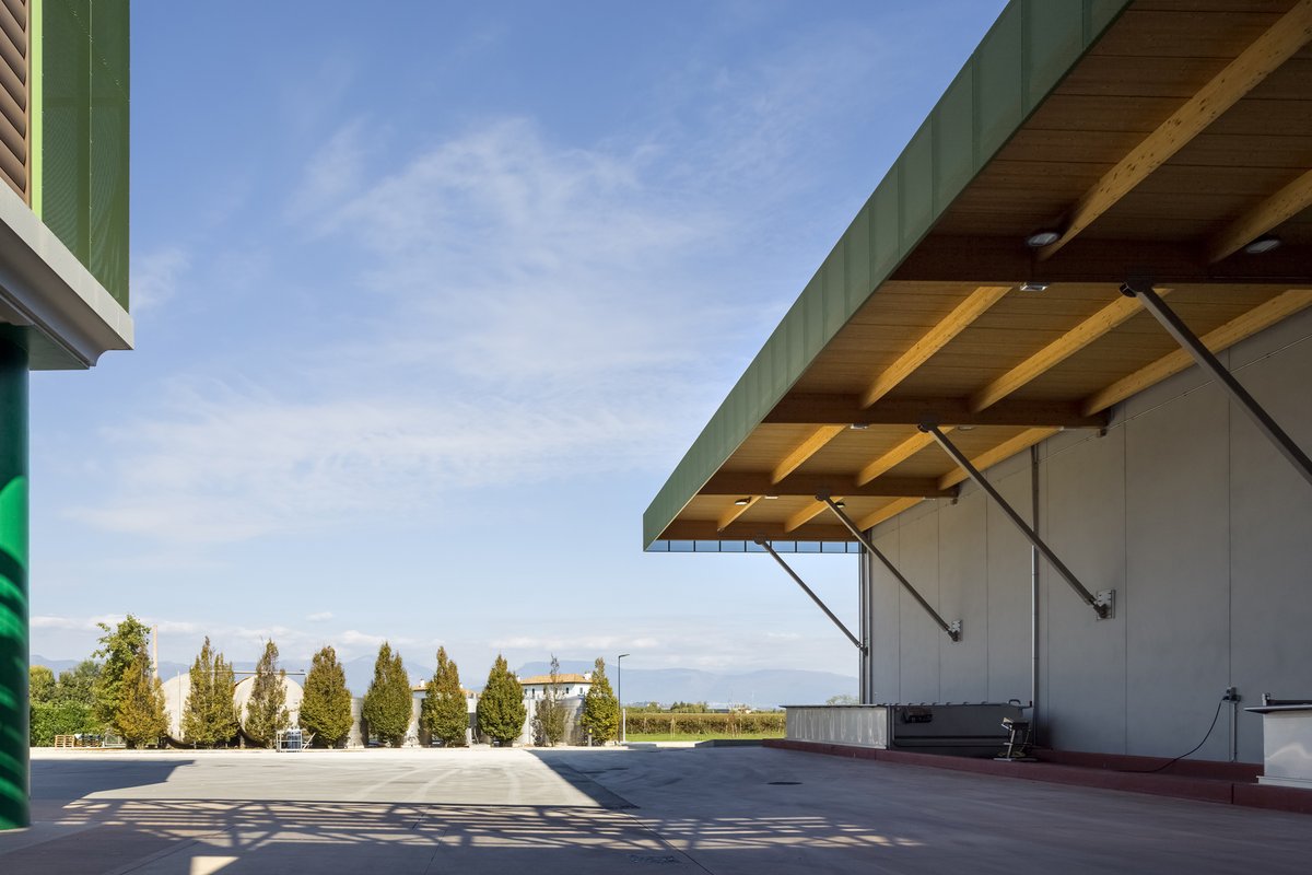 REISARCH's tweet photo. CEVIV 2.0 / Winery Extension in Susegana, Italy #reisarchitettura #cevivwinery #wineryarchitecture #architectureofwine #architetturadelvino #industrialarchitecture #architetturaindustriale #architecturelovers #architetturacontemporanea #italianarchitecture #madeinitaly #prosecco https://t.co/CseyhZeJke
