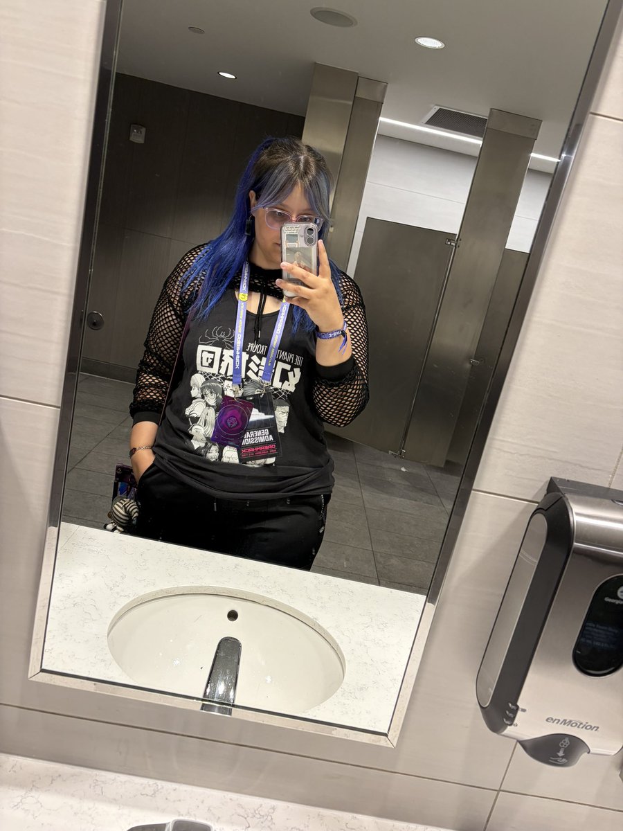 XxSnowX_'s tweet photo. DreamHack Atl 2026 has been so much fun. I absolutely loved watching the CDL on the main stage and loved seeing the Thieves dominate all ๐โโ๏ธ itโs been a fun weekend #DreamHackAtl #CDL #CallOfDuty @DreamHack @LAThieves https://t.co/lTvCgGQnA4