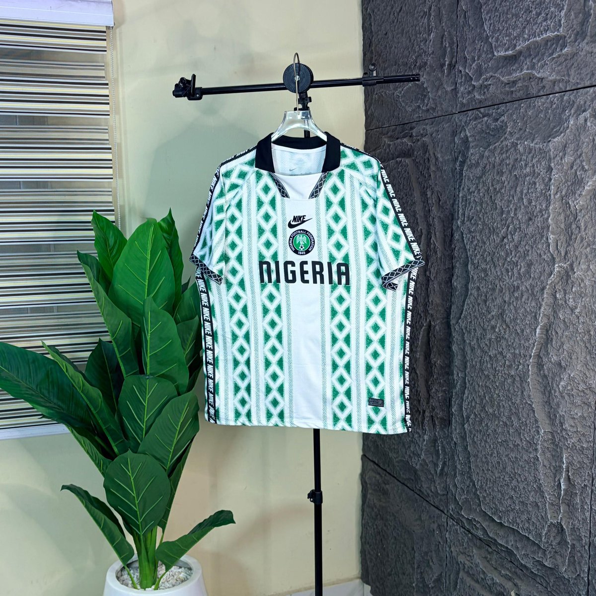 MOGSTORES's tweet photo. @Oludeewon Rare jersey 

🏷️ 17,000 https://t.co/IpcRBPSWhe