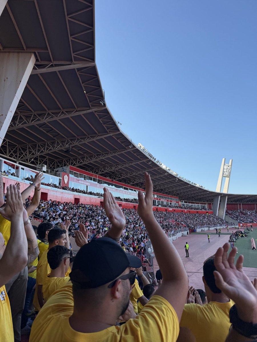 aaron_liria's tweet photo. Unión de por vida Las Palmas https://t.co/0YdZKZ79x3