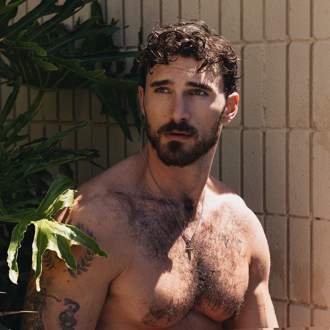 Michael ༄ - 3 pic. ya neighborhood beefcake https://t.co/wSsh5IJJgh