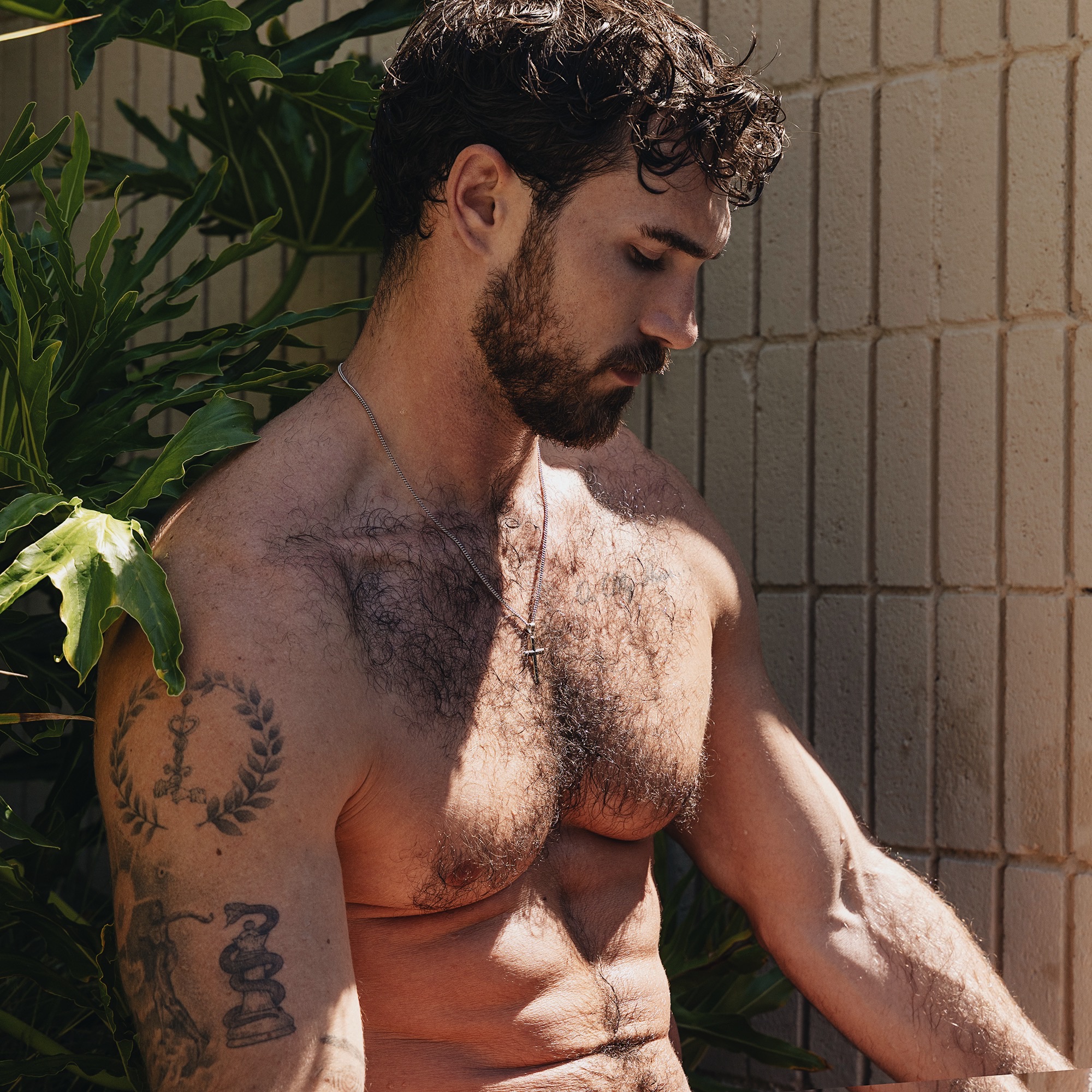 4 pic. ya neighborhood beefcake https://t.co/wSsh5IJJgh