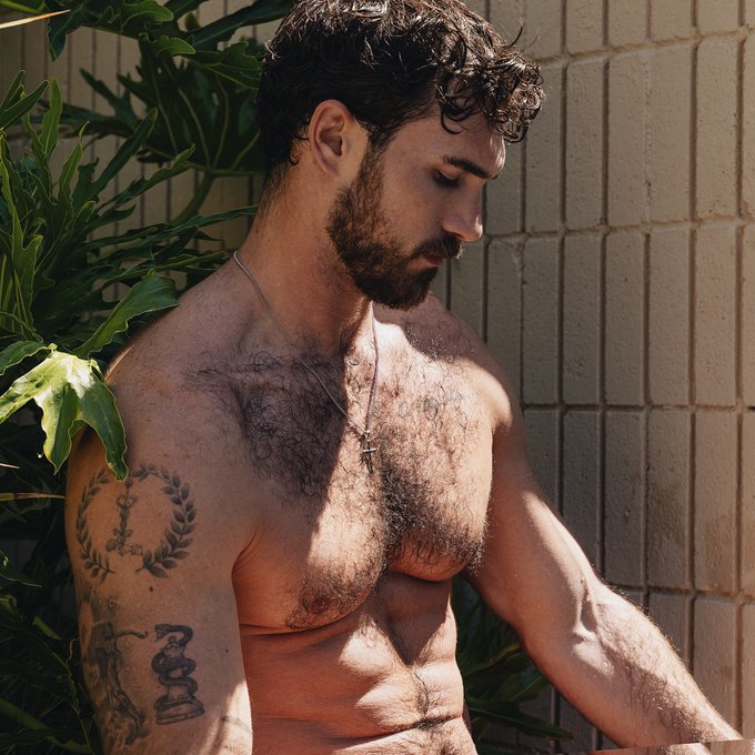 Michael ༄ - 4 pic. ya neighborhood beefcake https://t.co/wSsh5IJJgh