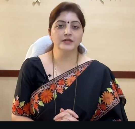 AapKiShivaniDi's tweet photo. Can someone please let me know why this lady is so viral on X ? 🤔 https://t.co/mrOhO2rXBo