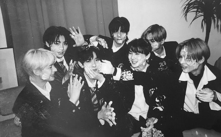 zizi | enhypen is 7 💙 tweet media