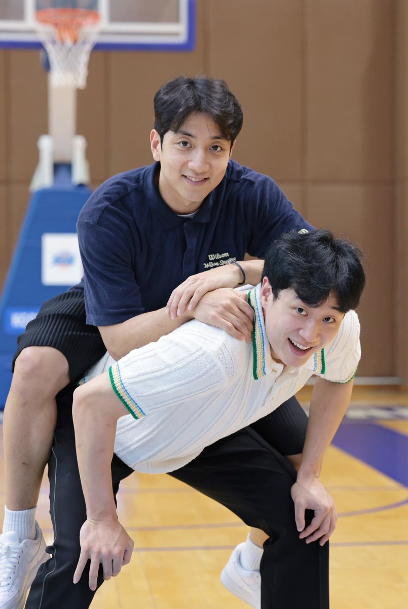 threesilver3_'s tweet photo. “아빠의 농구 DNA 덕분? 세 남자 뒷바라지한 엄마가 진짜 MVP”
https://t.co/TzdzGdCiyJ

웅훈 인터뷰 https://t.co/dkFT4xGftP