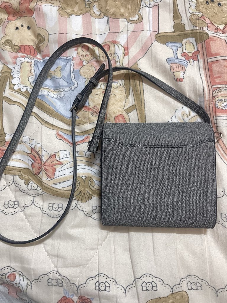 charlieotfour's tweet photo. ส่งต่อกระเป๋า Perota สี Black 500รส.ค่า สภาพใหม่ไม่มีรอย ไม่ค่อยได้ใช้งานค่าเลยปล่อยต่อ
#perota #ส่งต่อกระเป๋า #กระเป๋า #perotabrand #ส่งต่อcintage #ส่งต่อ #ส่งต่อเสื้อผ้า #กระเป๋ามือสอง #กระเป๋ามือ2 https://t.co/z8IAHLluOQ