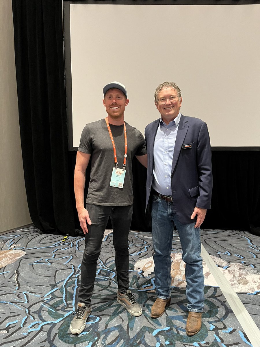 Alex Bernardo tweet media