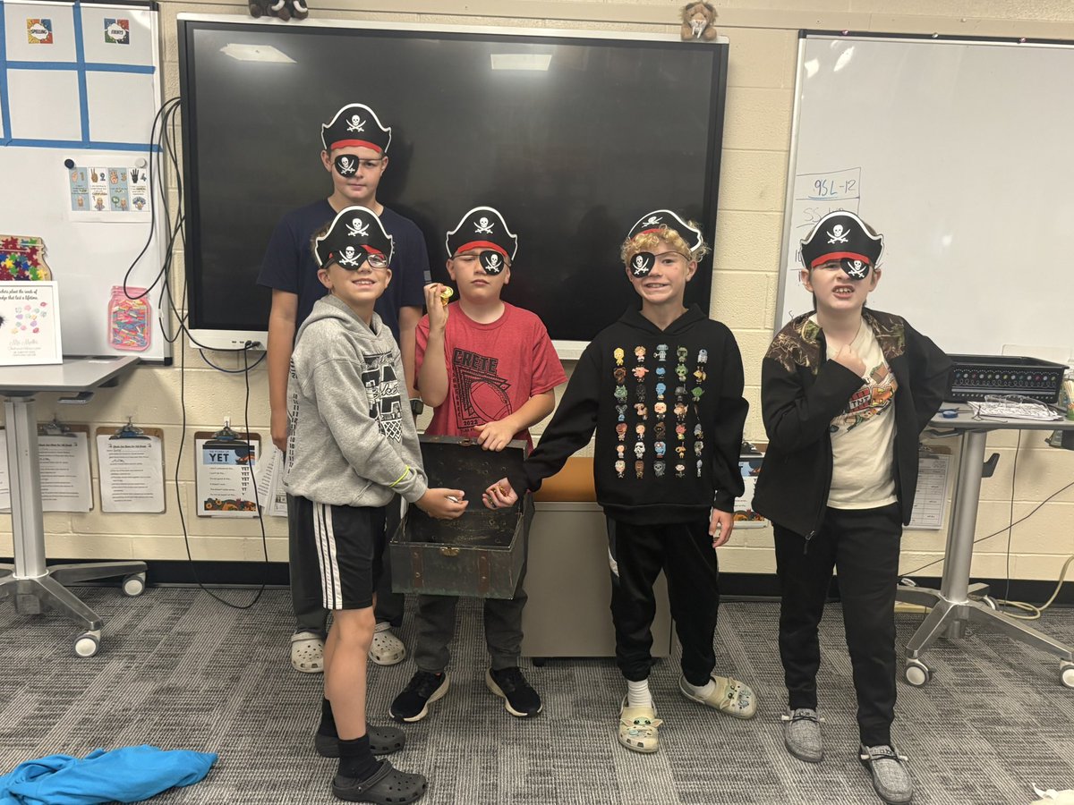 Mueller2004's tweet photo. @emfbobcats Gr4 finished their reading unit with a treasure hunt and watched Treasure Island. https://t.co/mSIzgcS3h9