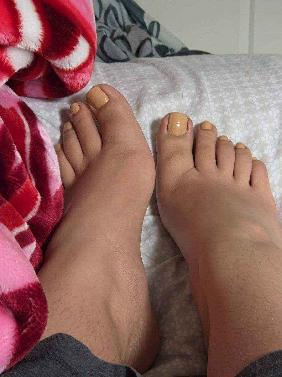 badkittyX2001's tweet photo. @CynthiaEli253x  how about these piggies �� https://t.co/5H4KeECUor