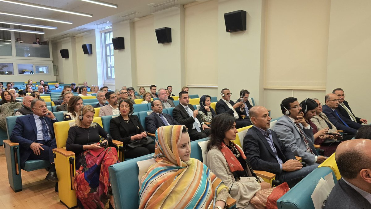 DarawanHawram's tweet photo. Nos complació asistir a una actividad cultural de Yemen organizada bajo el patrocinio de @Casaarabe Casa Árabe.

En el evento estuvieron presentes más de 15 embajadores y representantes diplomáticos, entre ellos nuestro amigo el Sr. Hisham Al-Jubouri, encargado de negocios de la Embajada de Irak en España.

Durante la actividad tuvimos la oportunidad, por un lado, de conocer la cultura del Valle de Hadramaut y, por otro, de entablar contacto con varios nuevos diplomáticos en España y con distintas personalidades españolas.

En mi conversación con el ministro de Cultura de Yemen, Su Excelencia comentó que anteriormente había tenido la oportunidad de visitar Erbil y Sulaimani. Sus palabras sobre la Región del Kurdistán y el pueblo kurdo nos complacieron enormemente.

Madrid,
18 de mayo de 2026