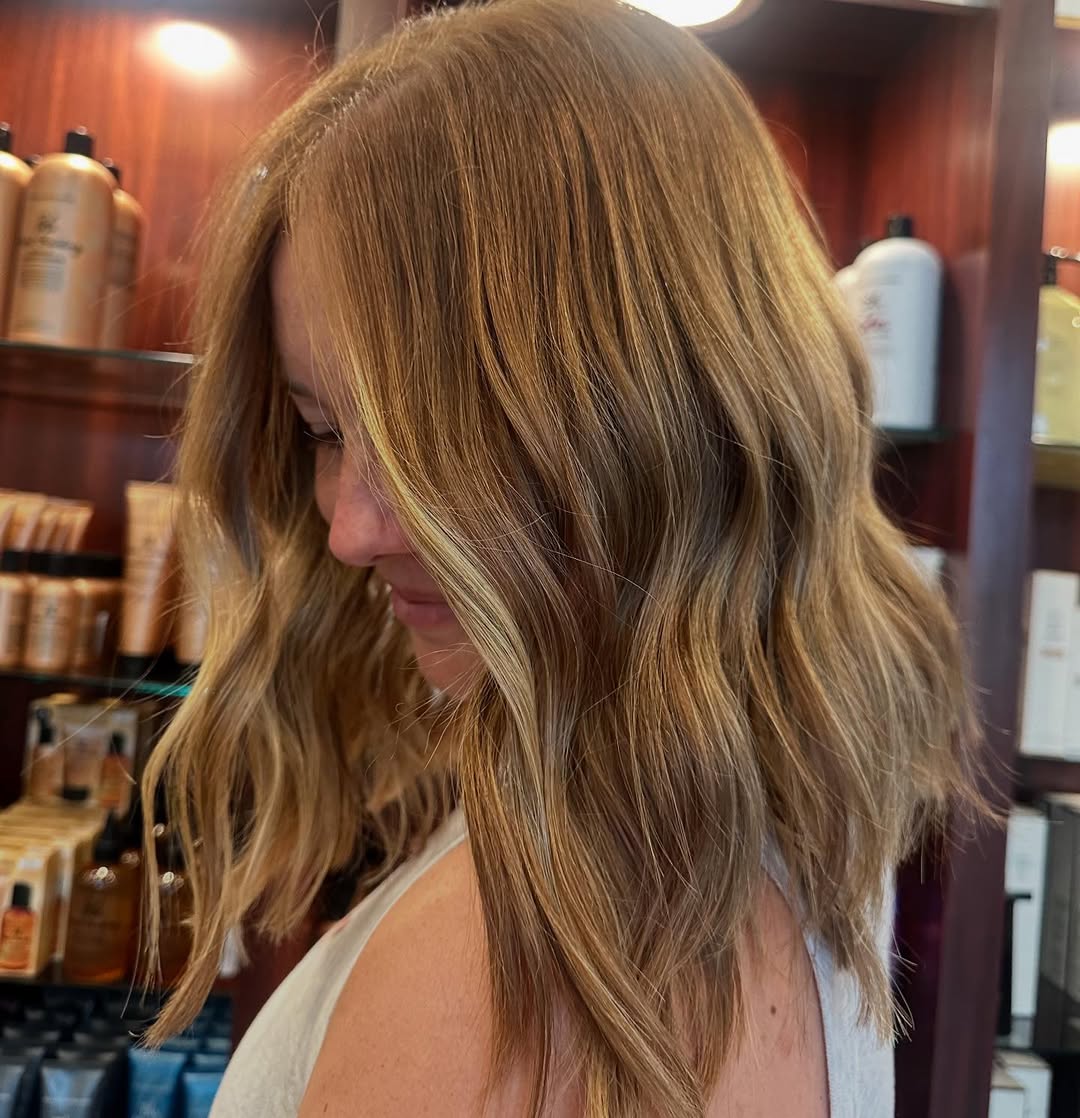 mitchellssalon's tweet photo. A fresh chop is the perfect way to kick off summer! ☀️ ✂️ 

Hair by: AJ [West Chester]

https://t.co/zfdc9j4hED

#MitchellsSalonandDaySpa #MitchellsSalon #CincinnatiSalon #CincySpa #cincysalonandspa #CincinnatiHairstylist #OhioHairForce #CincyHairstylist https://t.co/tDFmwcfrdi