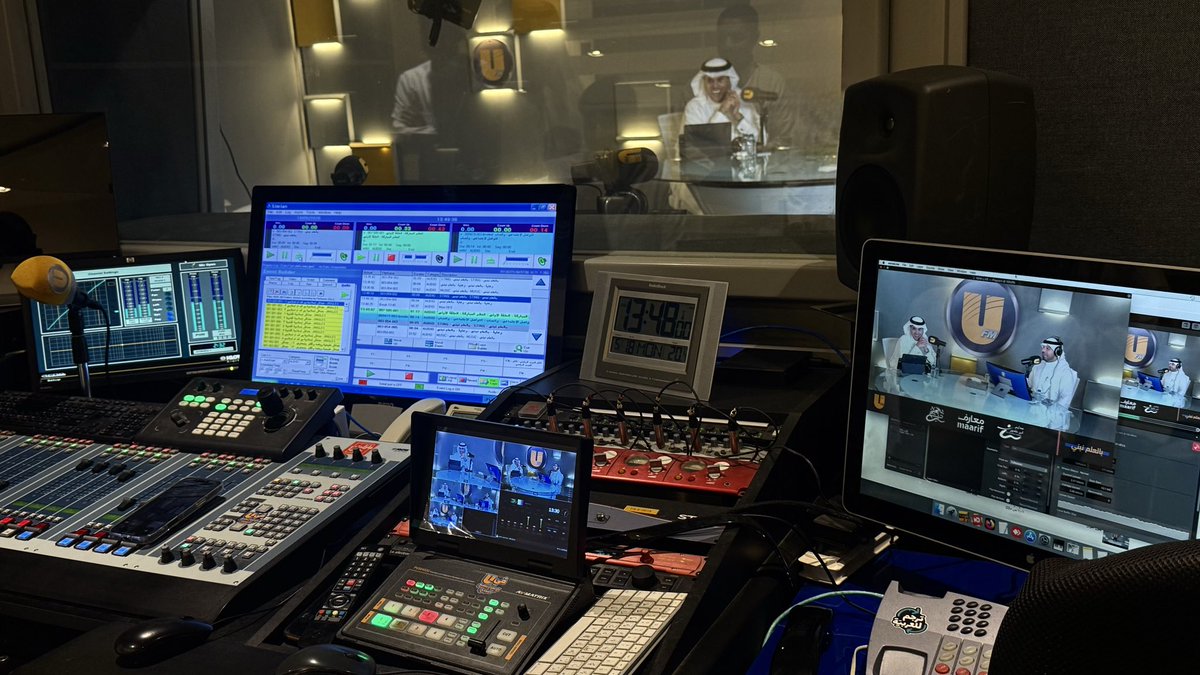 Fwooeien99's tweet photo. تشرفت بزيارة إذاعة UFM برفقة فريق @AounKSU 

حيث اطلعنا على سير العمل الإذاعي والبودكاست وآليات البث وكانت تجربة مميزة ومثرية بكل تفاصيلها https://t.co/Ct8nI4A1wd