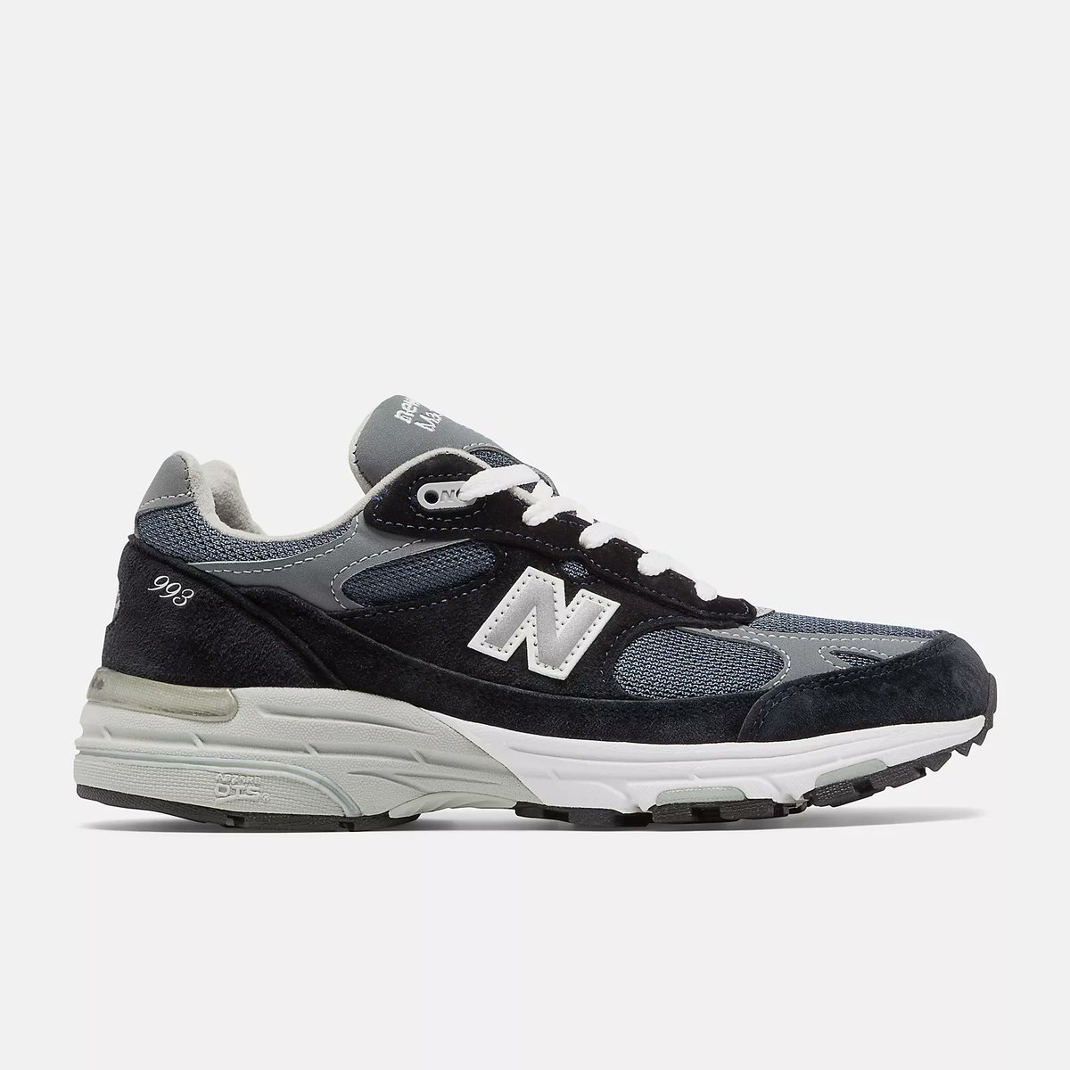 SOLELINKS's tweet photo. Ad: Women’s New Balance Made in US 993 ‘Navy/Grey’ on sale for $104.99 + FREE shipping, discount applied in cart => https://t.co/R08q3ap2P7 https://t.co/l6jZIsSDID