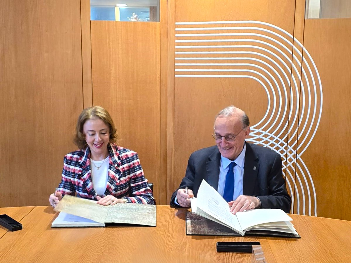 UNAE_Enc's tweet photo. 🇪🇸 @uvigo y la 🇵🇾 UNAE amplían alianzas para una formación con visión global.

La rectora Dra. @NCzeraniuk y el vicerrector Mg. Helmut Schaefer suscribieron un convenio marco de colaboración y un convenio específico de movilidad académica.

💻 Noticia: https://t.co/VzwjILqbAU https://t.co/kSAjQRpX0G