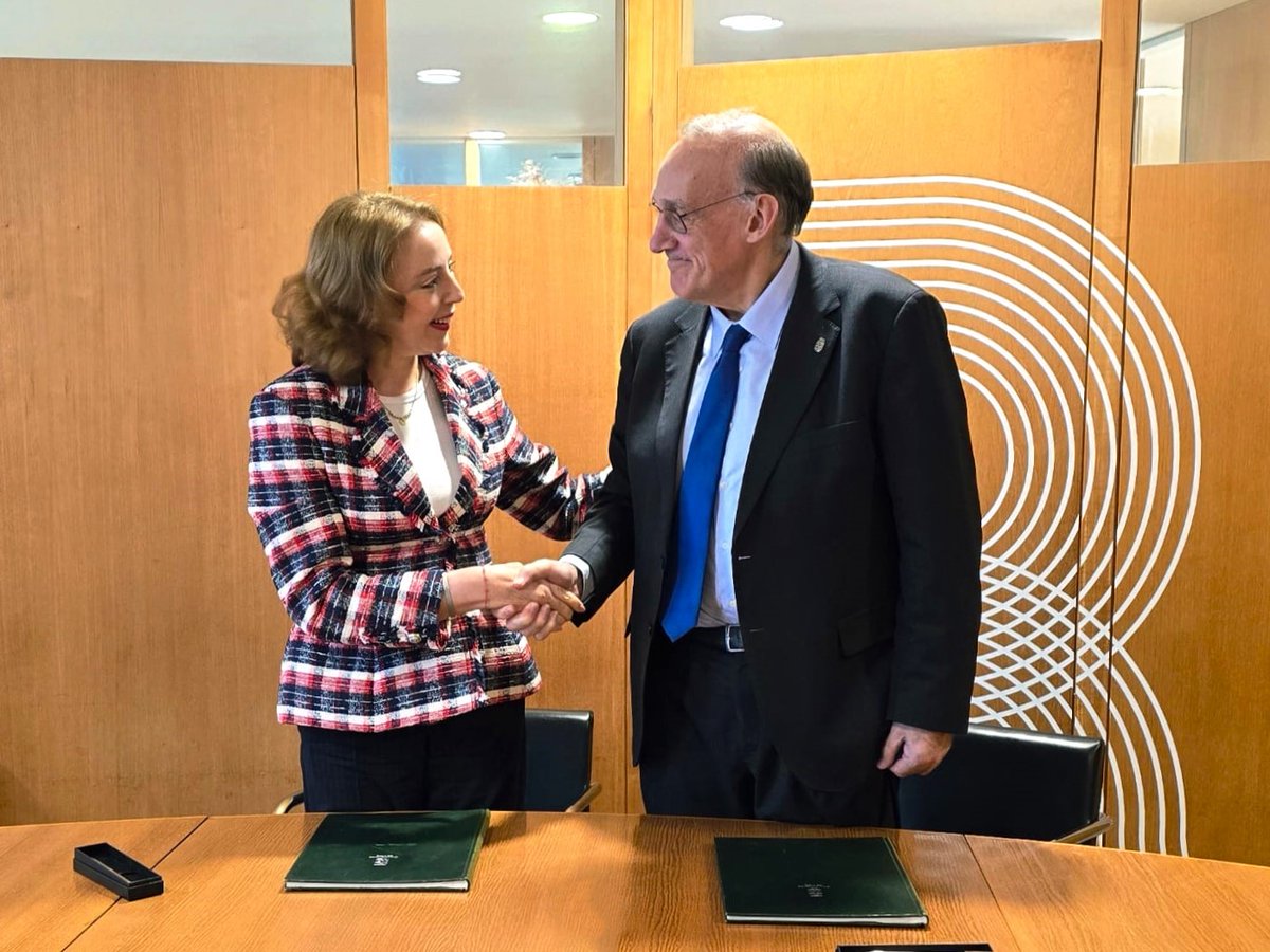 UNAE_Enc's tweet photo. 🇪🇸 @uvigo y la 🇵🇾 UNAE amplían alianzas para una formación con visión global.

La rectora Dra. @NCzeraniuk y el vicerrector Mg. Helmut Schaefer suscribieron un convenio marco de colaboración y un convenio específico de movilidad académica.

💻 Noticia: https://t.co/VzwjILqbAU https://t.co/kSAjQRpX0G