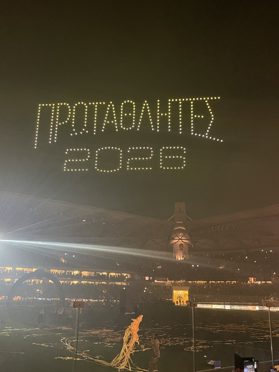 iRedFace's tweet photo. φιεστα εκσυγχρονισμενη με αρωμα 90s 

παραταγμενα πλειμομπιλ 

μανουριασαμε

ρουφηξαμε τα χημικα μας 

αντε κ του χρονου 

#aekfc https://t.co/mR7ciykQkP