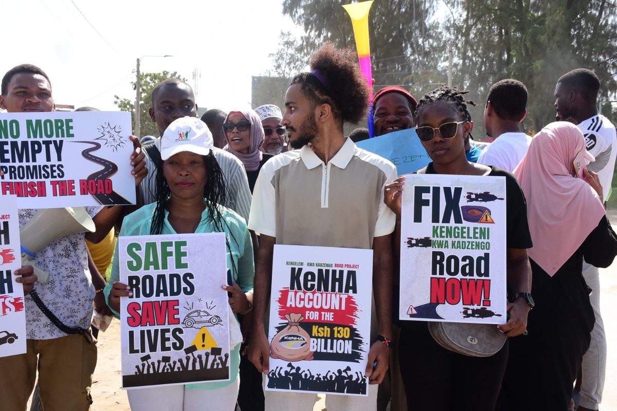 InformAction_KE's tweet photo. On Monday, locals, motorists, boda boda riders, HRDs and matatu operators took to the streets along the Mtwapa Kwa-Gadzengo road, a key link between Mombasa &amp; Kilifi counties, to protest the delayed &amp; stalled repair work on the deteriorating road. 
#WatchDiscussAct #MondayMonitor https://t.co/eY9tKl2mr3