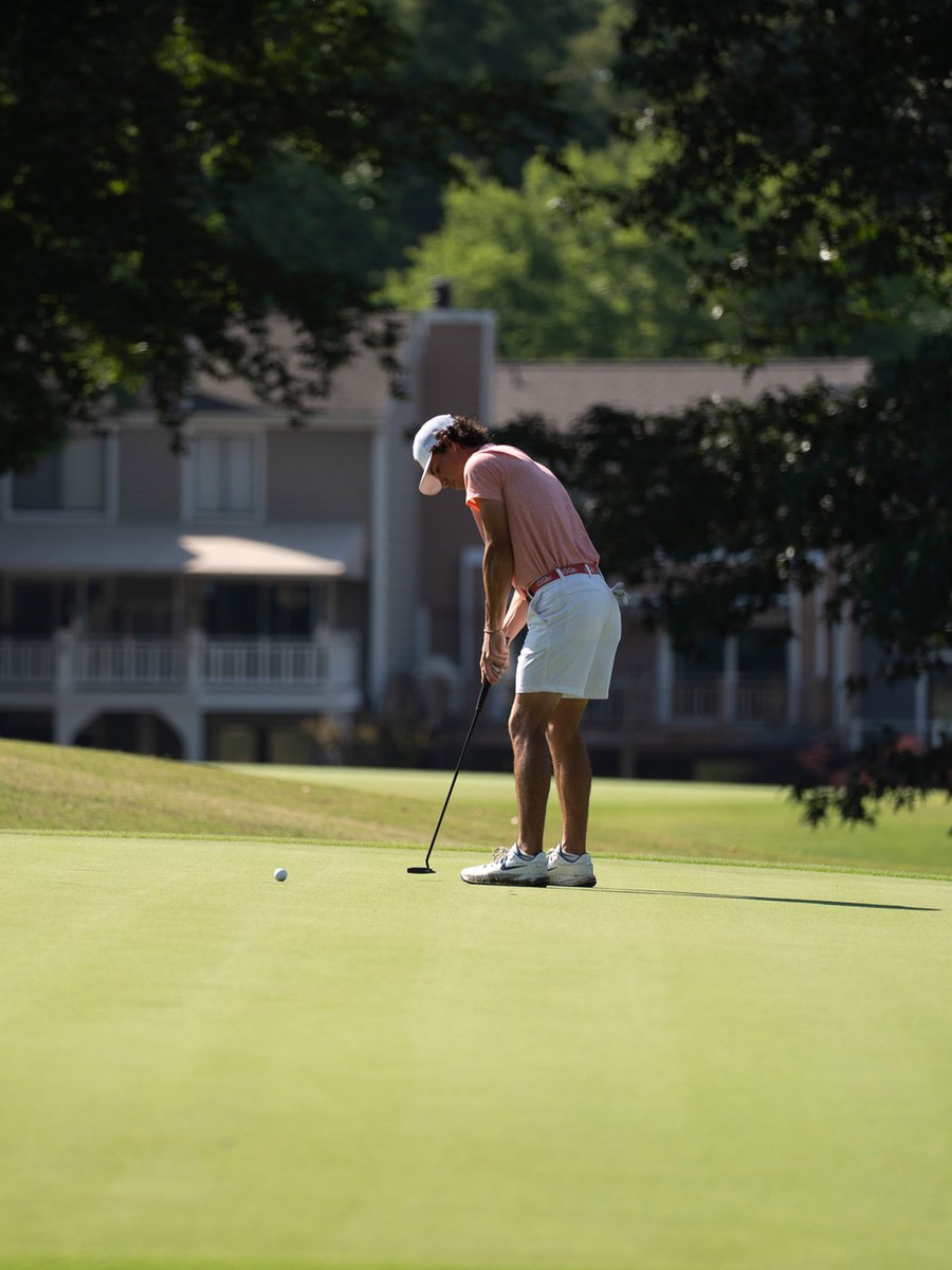 OleMissMGolf's tweet photo. Finishing up the first 18 #HottyToddy

Live Scoring: https://t.co/XtQN8K7VYV https://t.co/kX4SvSiffr