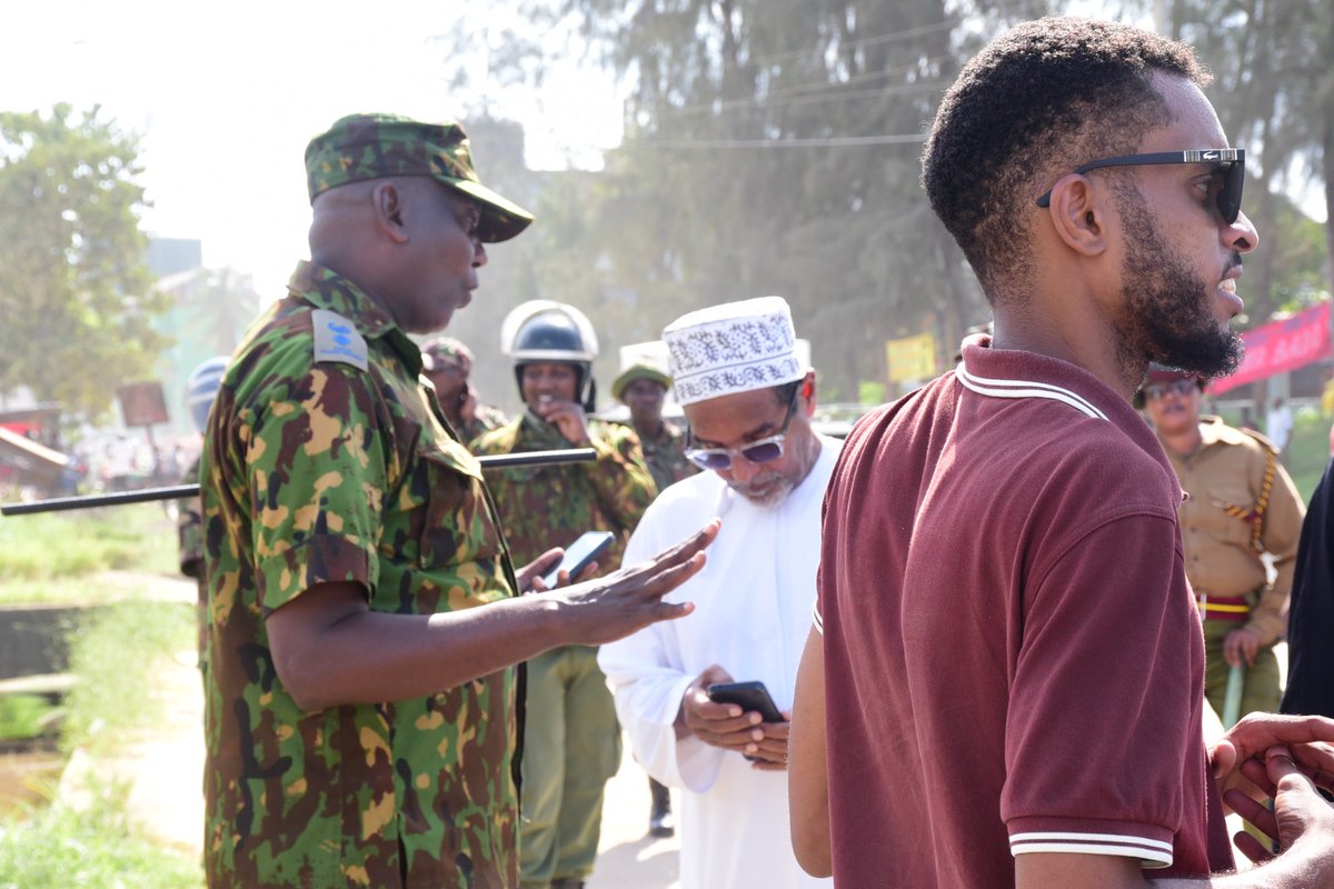 InformAction_KE's tweet photo. On Monday, locals, motorists, boda boda riders, HRDs and matatu operators took to the streets along the Mtwapa Kwa-Gadzengo road, a key link between Mombasa &amp; Kilifi counties, to protest the delayed &amp; stalled repair work on the deteriorating road. 
#WatchDiscussAct #MondayMonitor https://t.co/eY9tKl2mr3