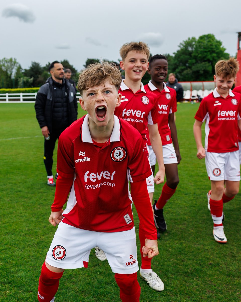 BristolCity's tweet photo. Our Under-12s beat Charlton Athletic 5-1 at the Robins HPC yesterday to win the Premier League National Cup. 

Congratulations Lads. 👏