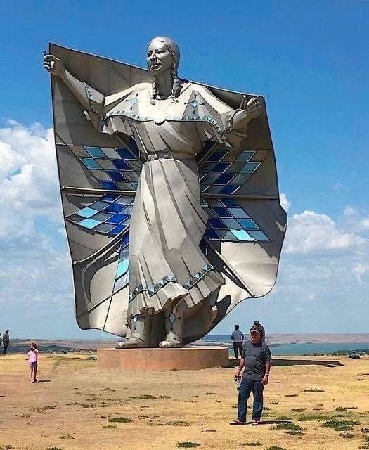 proud_native_am's tweet photo. I don't know why this hasn't received more publicity, but this fifty-foot sculpture was unveiled recently in South Dakota. https://t.co/bfmVl7xYmk