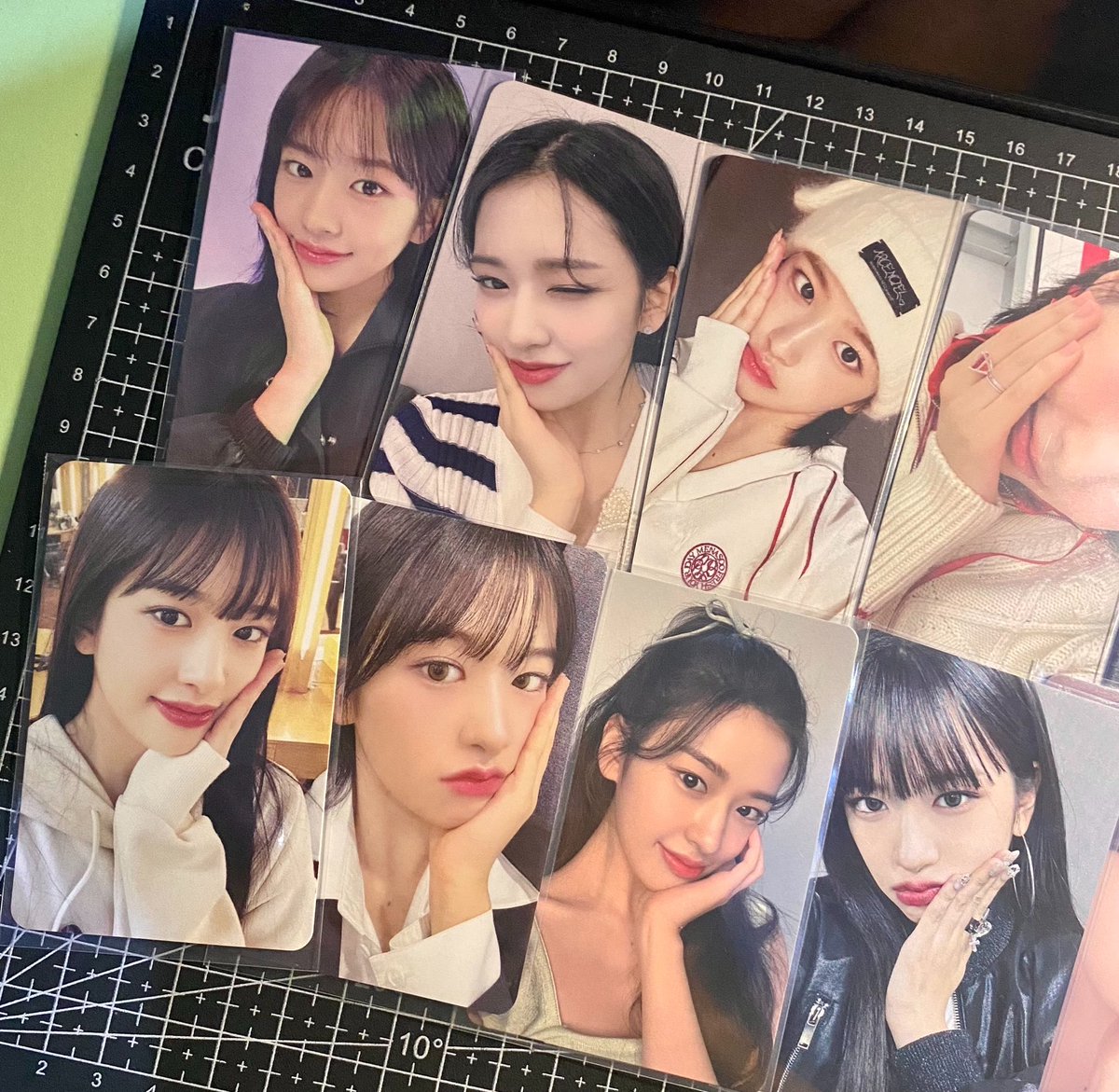 itzypobs's tweet photo. 🐝 ITZY <MOTTO> music plant muplant mp offline f2f fansign fs 1 event pobs (star cookie version 🍪)
⤷ potential prop in pic 2?

🐝 ITZY <MOTTO> music plant muplant mp online video call event vce fancall fc 1 pobs (toothache version 🦷)
⤷ toothache pose in pic 4 https://t.co/uT1PwL6JRO
