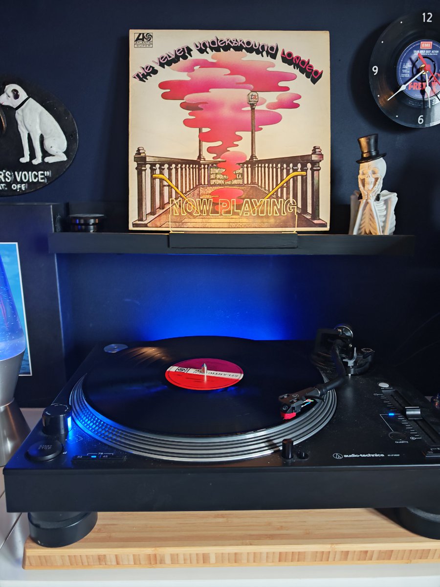 mjcpfc's tweet photo. The Velvet Underground - Loaded
It still sounds fresh and timeless for an album that was released in the 1970s. https://t.co/1joIjrhH3k