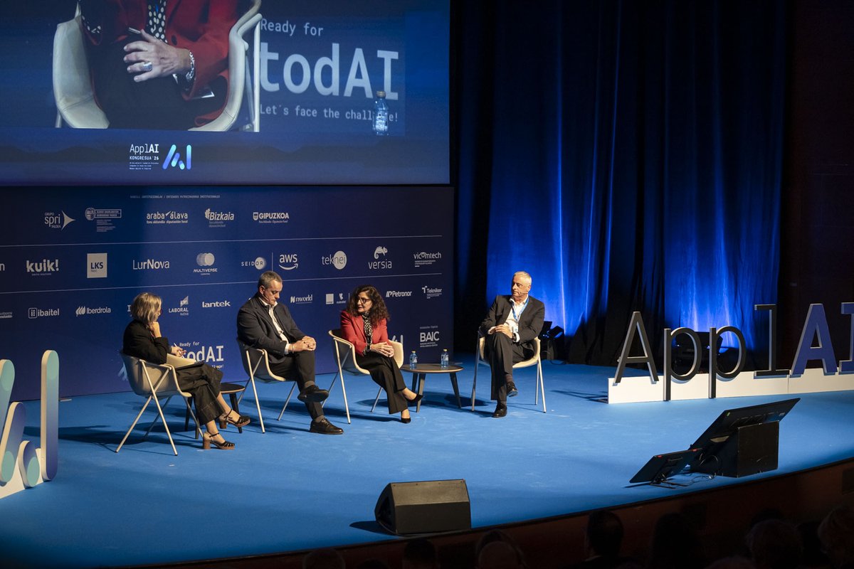 ArtecheGroup's tweet photo. Arteche participamos en una nueva edición de ApplAI Euskadi 🤖 Nuestro CIO, Aingeru Mirena, formó parte de una mesa redonda sobre liderazgo y adopción estratégica de la IA, abordando retos como la resiliencia y digitalización de las redes eléctricas ante la transición energética https://t.co/lkKGuFbFbP