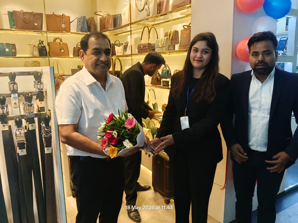 aaibplairport's tweet photo. Da Milano is a renowned Indian premium leather accessories brand known for handbags, wallets &amp; accessories with presence in 15 airports &amp; more than 80 outlets in India, along with international outlets abroad. This is the first Da Milano outlet at any airport in Madhya Pradesh. https://t.co/BwCpTxSGiP
