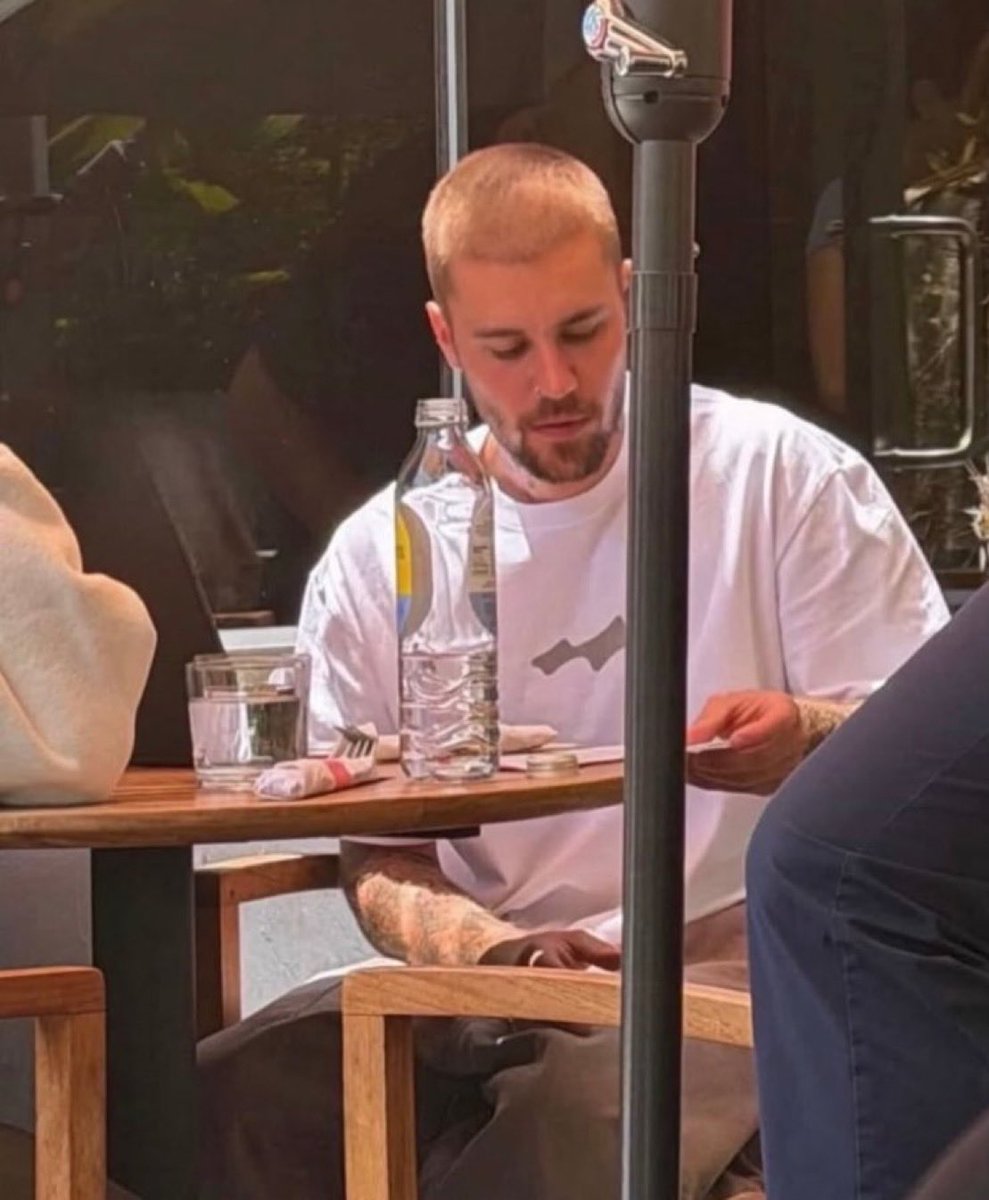 Bieber Novidade tweet media