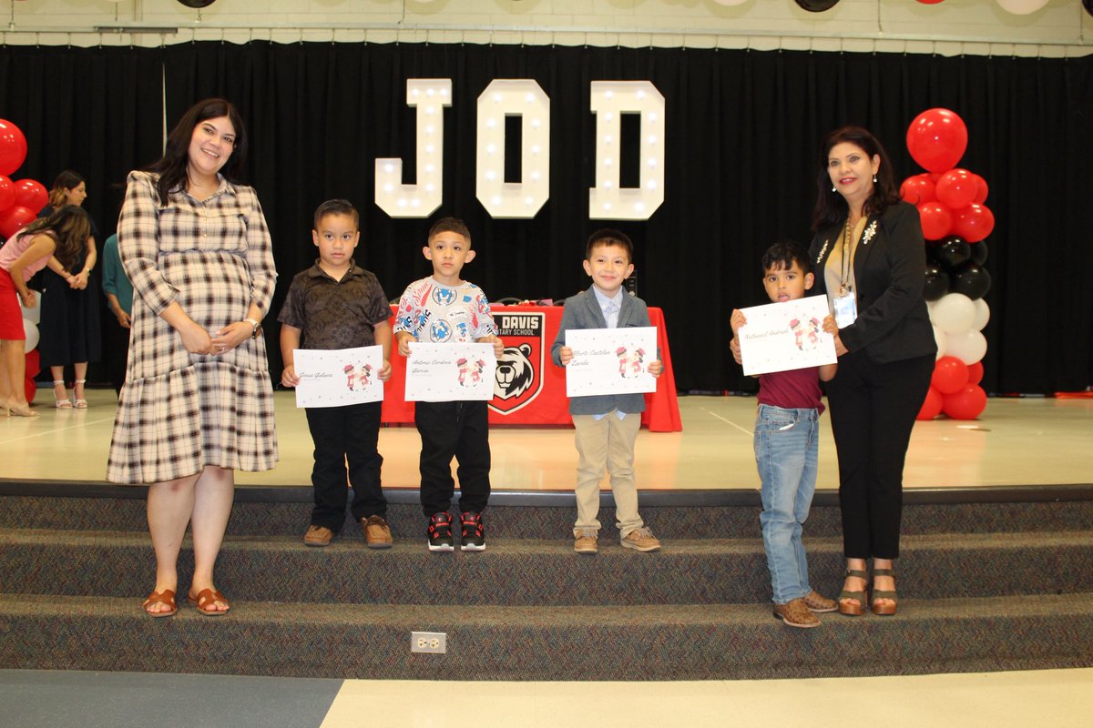 JODavisES1's tweet photo. The celebrations continue this week! Started off this morning with Kindergarten award ceremonies! #JODsquad https://t.co/H36Ad60Dqn