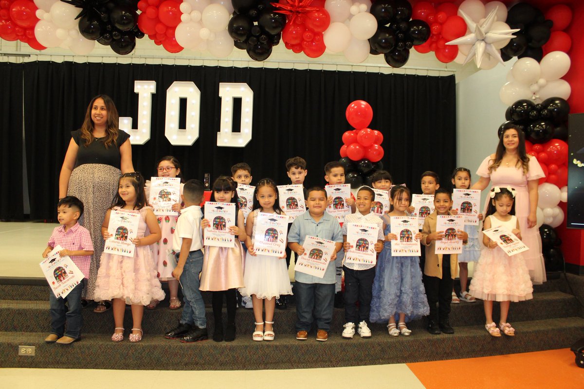 JODavisES1's tweet photo. The celebrations continue this week! Started off this morning with Kindergarten award ceremonies! #JODsquad https://t.co/H36Ad60Dqn