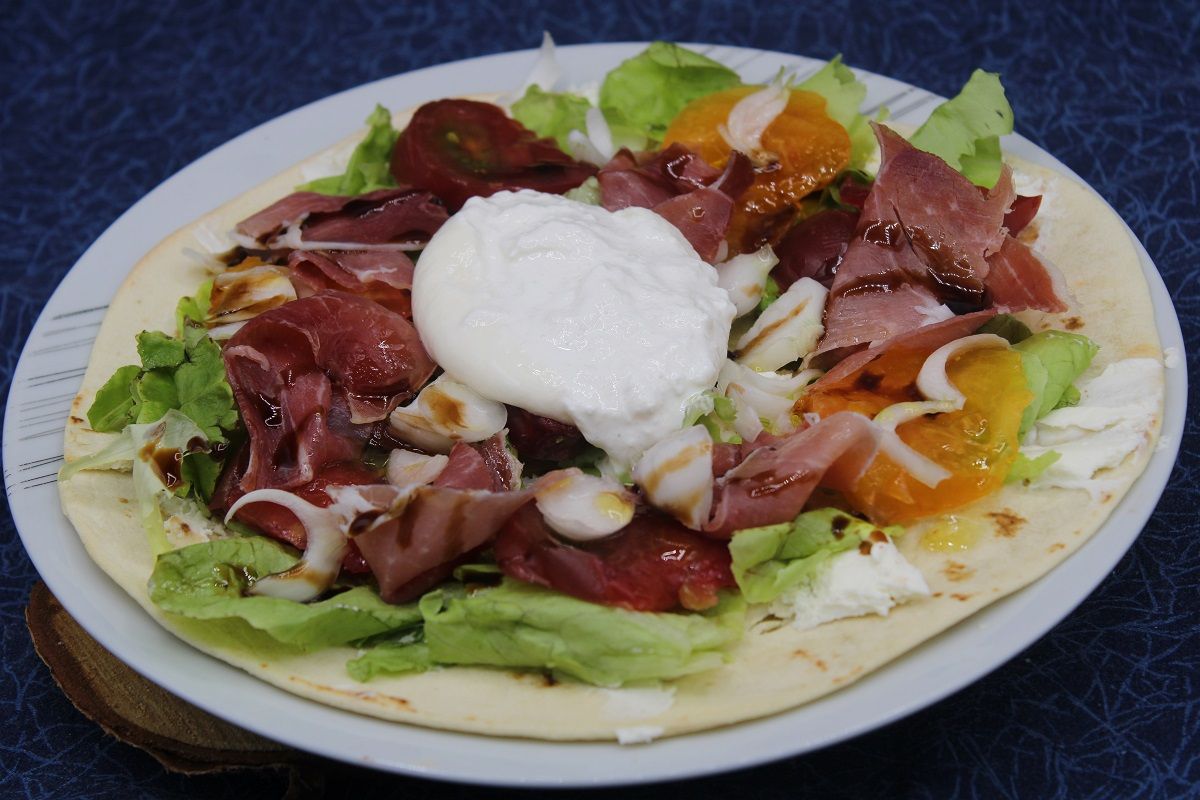 CompileM1Menu's tweet photo. Michelle nous propose une belle recette italienne avec de la burrata. 
https://t.co/4etYgNxjTR https://t.co/MYCVAeLk5u