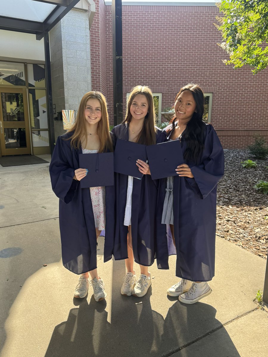 WesleyHelms6's tweet photo. Full circle moment 💙🎓 Today the Class of 2026 walked the halls that helped shape them, welcomed by cheers, smiles, and high fives from the next generation. A special reminder of how far they’ve come and the legacy they’re leaving behind. The countdown begins! #SeniorClapOut #ClassOf2026 @AGHoulihan @UCPSNC @CuthbertsonHSNC