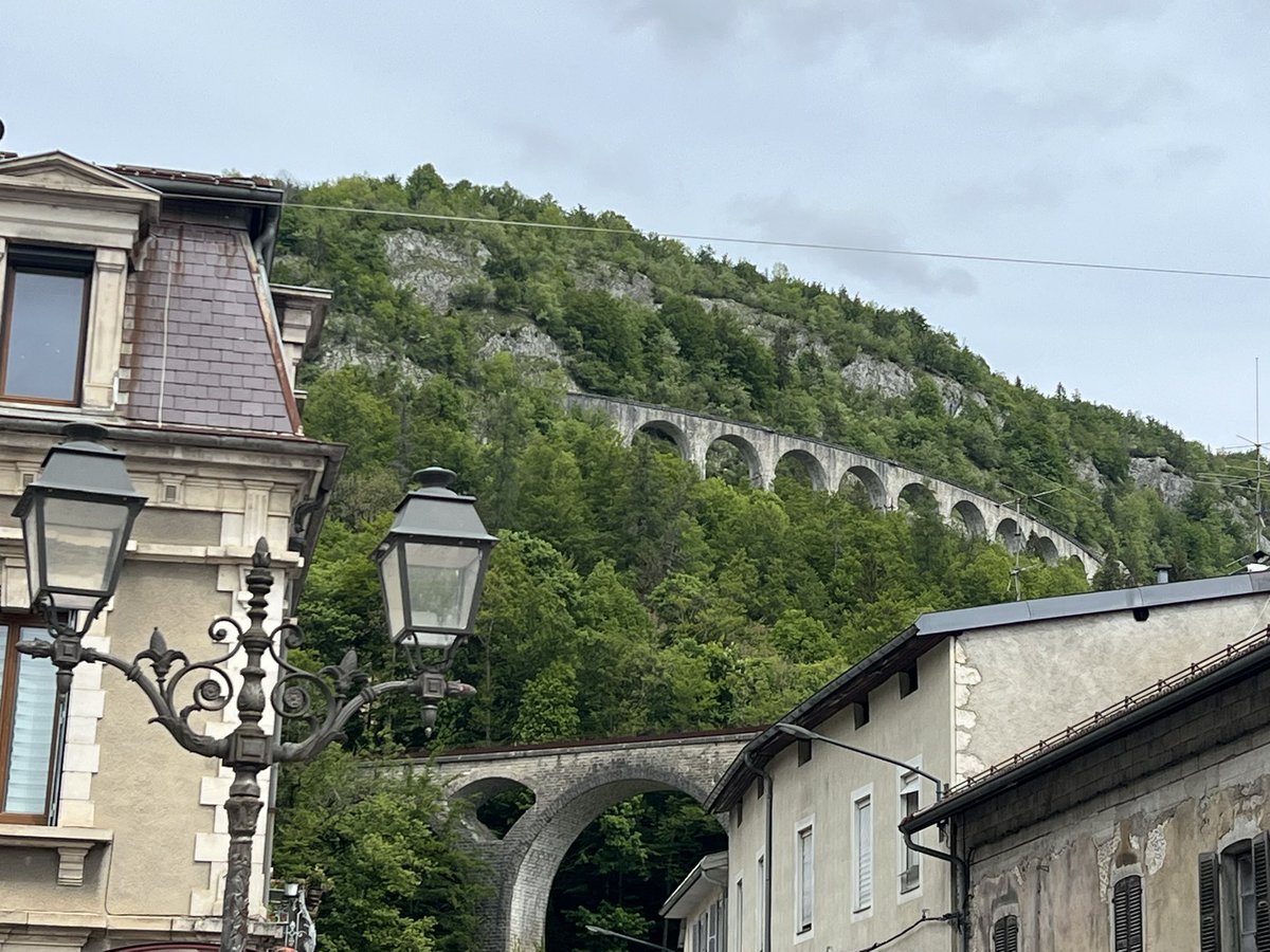 PYFux's tweet photo. De retour sur les chemins ! À pied en direction de Vézelay. 1ère étape, La Cure (frontière 🇨🇭 🇫🇷) - Bonlieu, dans le Jura. https://t.co/xLN8MObBvY
