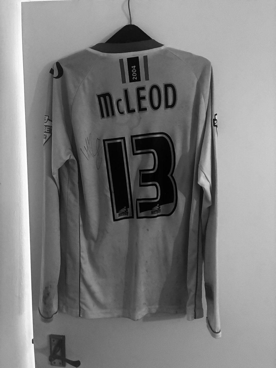 LGoweruuu's tweet photo. @MKDHistorical @harriesdon87 @DonsUnplugged @DonsAction @MK1Podcast This was a couple of years ago as i was moving out will take a new photo asap  as its currently stored at my mums still 😂 https://t.co/IwXKirCXb5