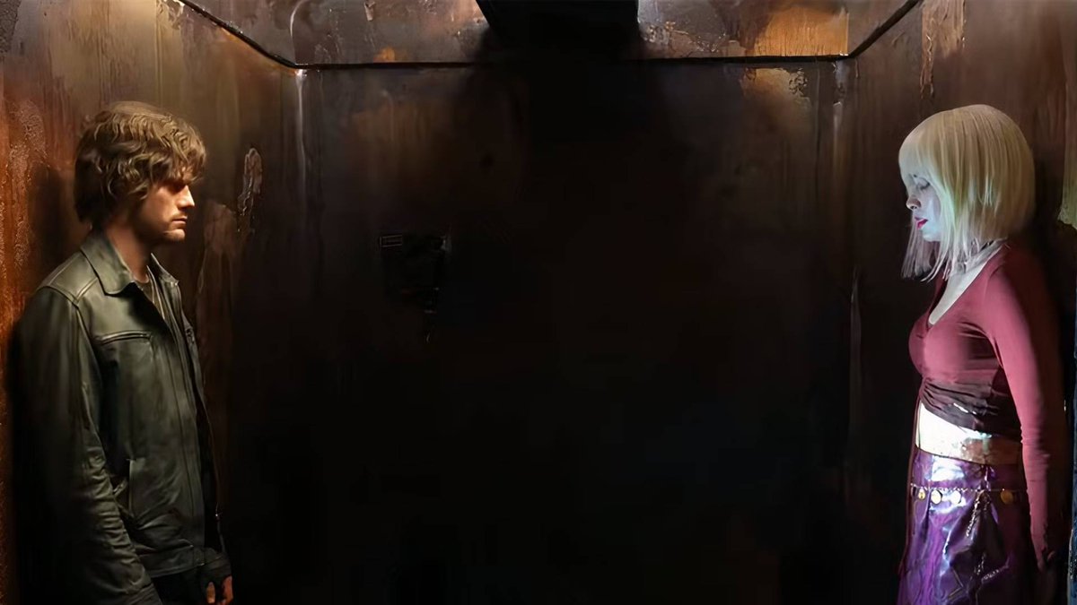 Acacia_Youtube's tweet photo. 映画レビュー
「リターントゥサイレントヒル」
オススメ度:☆4/5

ゲームを遊んだ事無い人でも見やすい！
まんま原作サイレントヒル2を映画化した作品。ゲームを遊んだ人なら、あらかた先の展開がわかっちゃう所が残念…。
とは言え、若干の設定変更はあったので新鮮に見れる事間違いなし！
日本語吹き替えは、ゲームでのサイレントヒル2リメイクの声優が続投！
完成度はめちゃくちゃ高いです！
最後、ジェームスがループして運命を変える選択をする所は感動した…。

#リターントゥサイレントヒル 
#ReturnToSILENTHILL