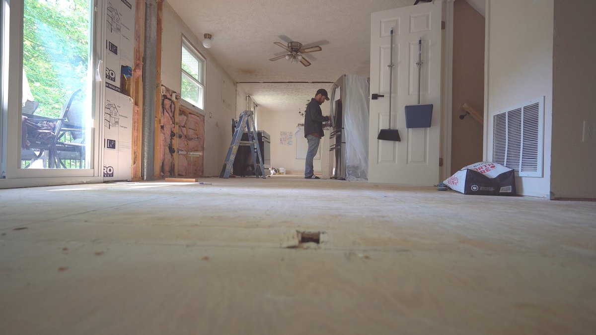 dawzi_'s tweet photo. Dropped a new vlog today touring my setup. Here are some stills. 

I'm having so much fun creating again and learning more about Da Vinci Resolve after using Adobe Premiere for a long time. https://t.co/A6RHnKmrmQ